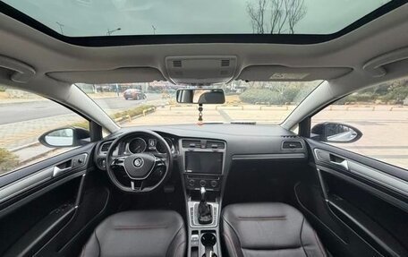 Volkswagen Golf VII, 2017 год, 1 404 000 рублей, 10 фотография