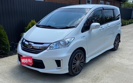 Honda Freed I, 2015 год, 1 400 000 рублей, 10 фотография