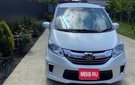 Honda Freed I, 2015 год, 1 400 000 рублей, 4 фотография