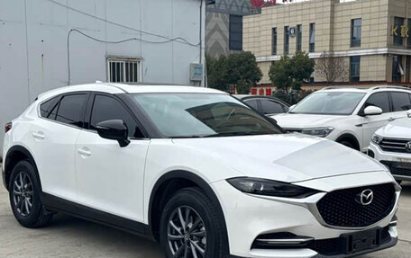 Mazda CX-4, 2023 год, 2 151 000 рублей, 3 фотография