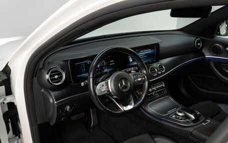 Mercedes-Benz E-Класс, 2019 год, 3 489 000 рублей, 10 фотография