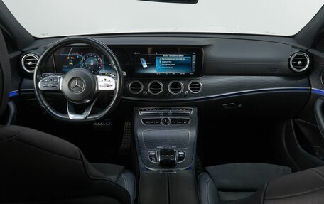 Mercedes-Benz E-Класс, 2019 год, 3 489 000 рублей, 19 фотография