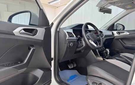 Volkswagen T-Cross I, 2023 год, 1 830 000 рублей, 7 фотография