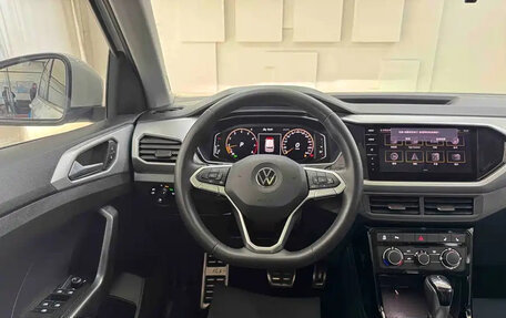 Volkswagen T-Cross I, 2023 год, 1 830 000 рублей, 12 фотография