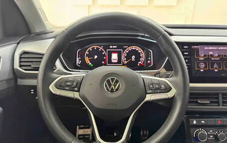 Volkswagen T-Cross I, 2023 год, 1 830 000 рублей, 13 фотография