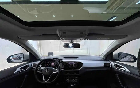 Volkswagen T-Cross I, 2023 год, 1 830 000 рублей, 11 фотография