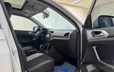 Volkswagen T-Cross I, 2023 год, 1 830 000 рублей, 8 фотография
