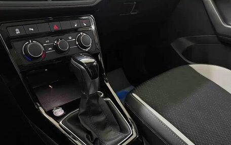 Volkswagen T-Cross I, 2023 год, 1 830 000 рублей, 14 фотография