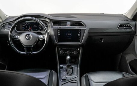 Volkswagen Tiguan II, 2017 год, 2 700 000 рублей, 20 фотография