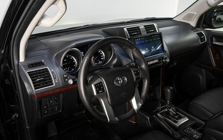 Toyota Land Cruiser Prado 150 рестайлинг 2, 2016 год, 4 769 000 рублей, 10 фотография