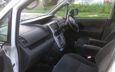 Toyota Voxy II, 2008 год, 1 111 111 рублей, 21 фотография