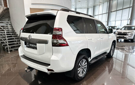 Toyota Land Cruiser Prado 150 рестайлинг 2, 2014 год, 3 290 000 рублей, 6 фотография