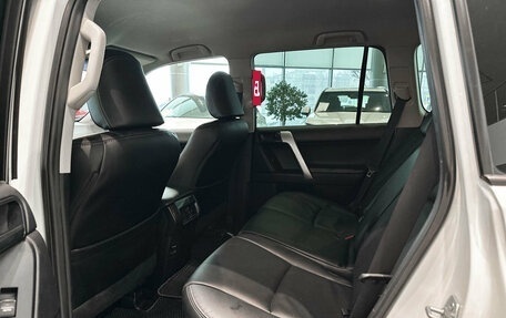 Toyota Land Cruiser Prado 150 рестайлинг 2, 2014 год, 3 290 000 рублей, 15 фотография