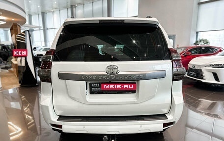 Toyota Land Cruiser Prado 150 рестайлинг 2, 2014 год, 3 290 000 рублей, 7 фотография