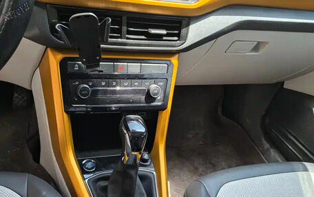 Volkswagen T-Cross I, 2023 год, 1 341 260 рублей, 10 фотография