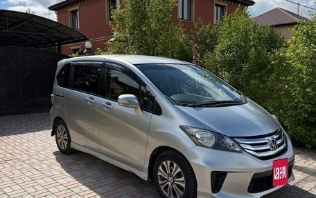 Honda Freed I, 2012 год, 1 070 000 рублей, 2 фотография
