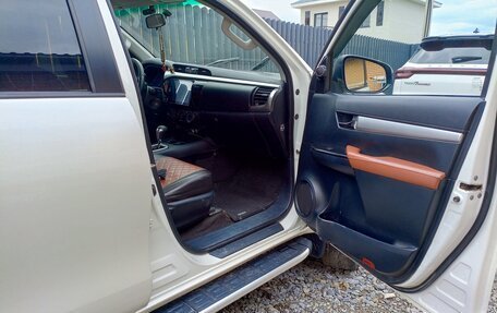 Toyota Hilux VIII, 2016 год, 2 850 000 рублей, 11 фотография