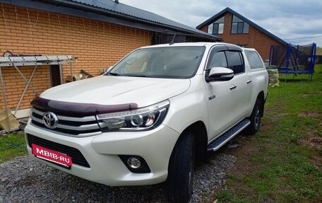 Toyota Hilux VIII, 2016 год, 2 850 000 рублей, 2 фотография