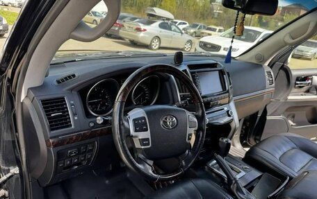 Toyota Land Cruiser 200, 2014 год, 3 800 000 рублей, 2 фотография