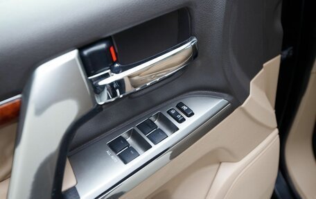 Toyota Land Cruiser 200, 2012 год, 2 900 000 рублей, 9 фотография