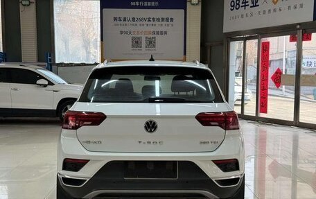 Volkswagen T-Roc I, 2022 год, 1 436 000 рублей, 5 фотография
