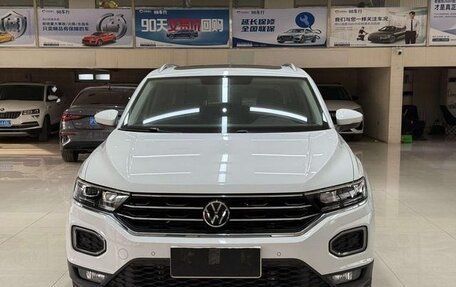 Volkswagen T-Roc I, 2022 год, 1 436 000 рублей, 2 фотография