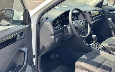 Volkswagen T-Roc I, 2022 год, 1 527 000 рублей, 7 фотография