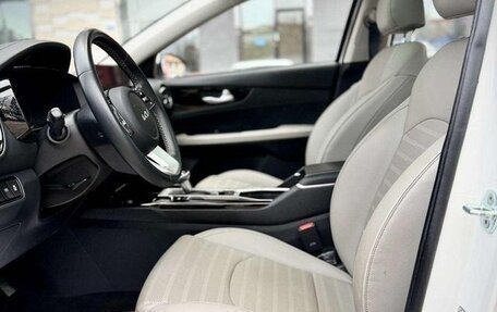 KIA K3, 2023 год, 1 625 000 рублей, 9 фотография