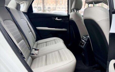 KIA K3, 2023 год, 1 625 000 рублей, 12 фотография