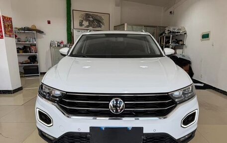 Volkswagen T-Roc I, 2022 год, 1 532 000 рублей, 2 фотография