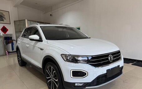 Volkswagen T-Roc I, 2022 год, 1 532 000 рублей, 3 фотография