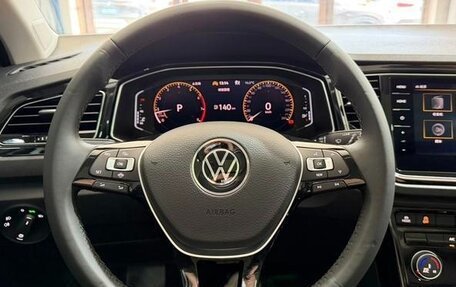 Volkswagen T-Roc I, 2022 год, 1 532 000 рублей, 9 фотография