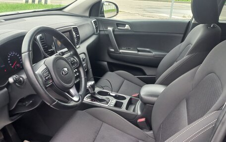 KIA Sportage IV рестайлинг, 2018 год, 1 800 000 рублей, 9 фотография