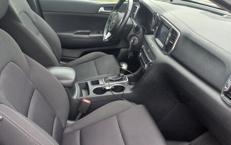 KIA Sportage IV рестайлинг, 2018 год, 1 800 000 рублей, 13 фотография