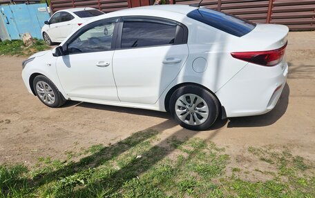 KIA Rio IV, 2018 год, 810 000 рублей, 2 фотография