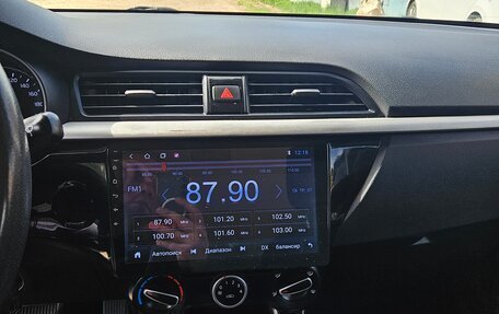KIA Rio IV, 2018 год, 810 000 рублей, 10 фотография