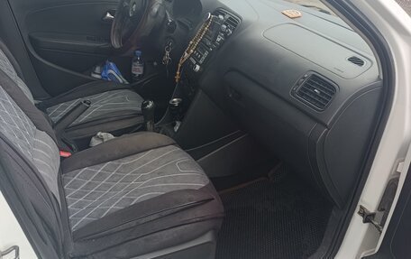 Volkswagen Polo VI (EU Market), 2015 год, 750 000 рублей, 5 фотография