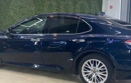 Toyota Camry, 2018 год, 2 200 000 рублей, 11 фотография
