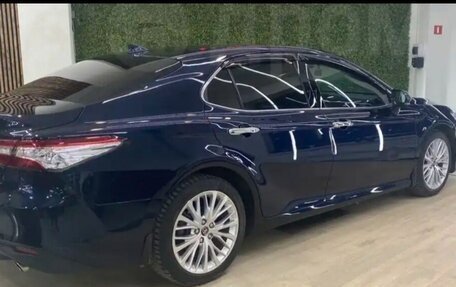 Toyota Camry, 2018 год, 2 200 000 рублей, 13 фотография
