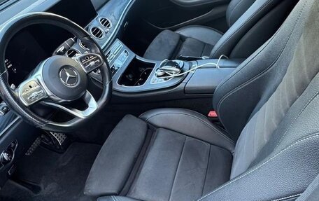 Mercedes-Benz E-Класс, 2020 год, 3 350 000 рублей, 4 фотография