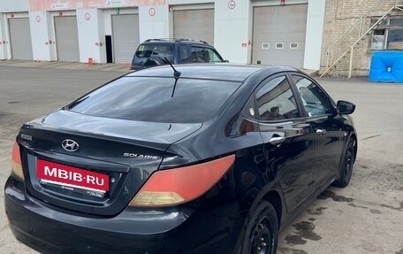 Hyundai Solaris II рестайлинг, 2011 год, 599 999 рублей, 3 фотография