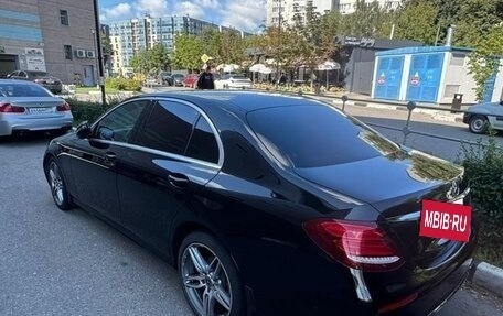 Mercedes-Benz E-Класс, 2020 год, 3 350 000 рублей, 2 фотография