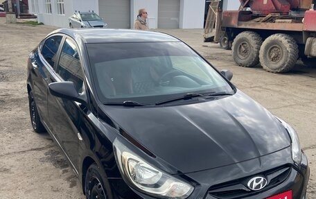 Hyundai Solaris II рестайлинг, 2011 год, 599 999 рублей, 5 фотография