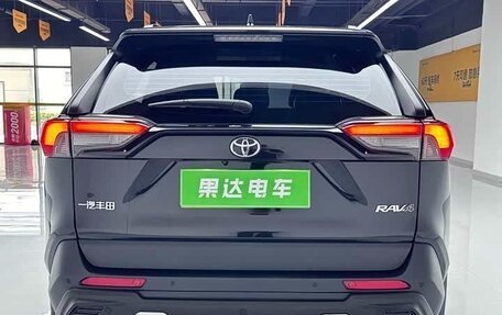 Toyota RAV4, 2024 год, 3 380 000 рублей, 4 фотография