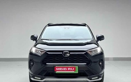 Toyota RAV4, 2024 год, 3 380 000 рублей, 2 фотография