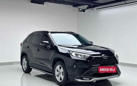 Toyota RAV4, 2024 год, 3 380 000 рублей, 3 фотография
