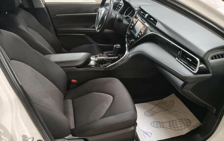 Toyota Camry, 2021 год, 3 350 000 рублей, 8 фотография