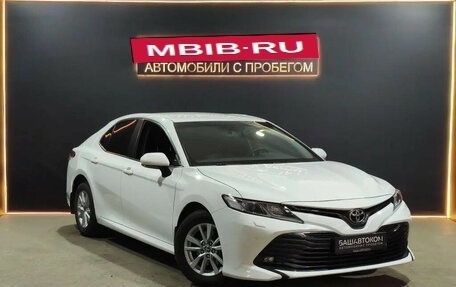 Toyota Camry, 2021 год, 3 350 000 рублей, 5 фотография