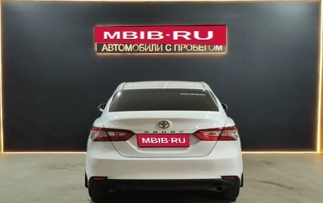 Toyota Camry, 2021 год, 3 350 000 рублей, 3 фотография
