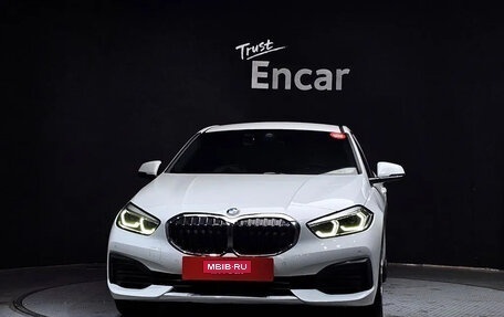 BMW 1 серия, 2021 год, 2 600 000 рублей, 2 фотография